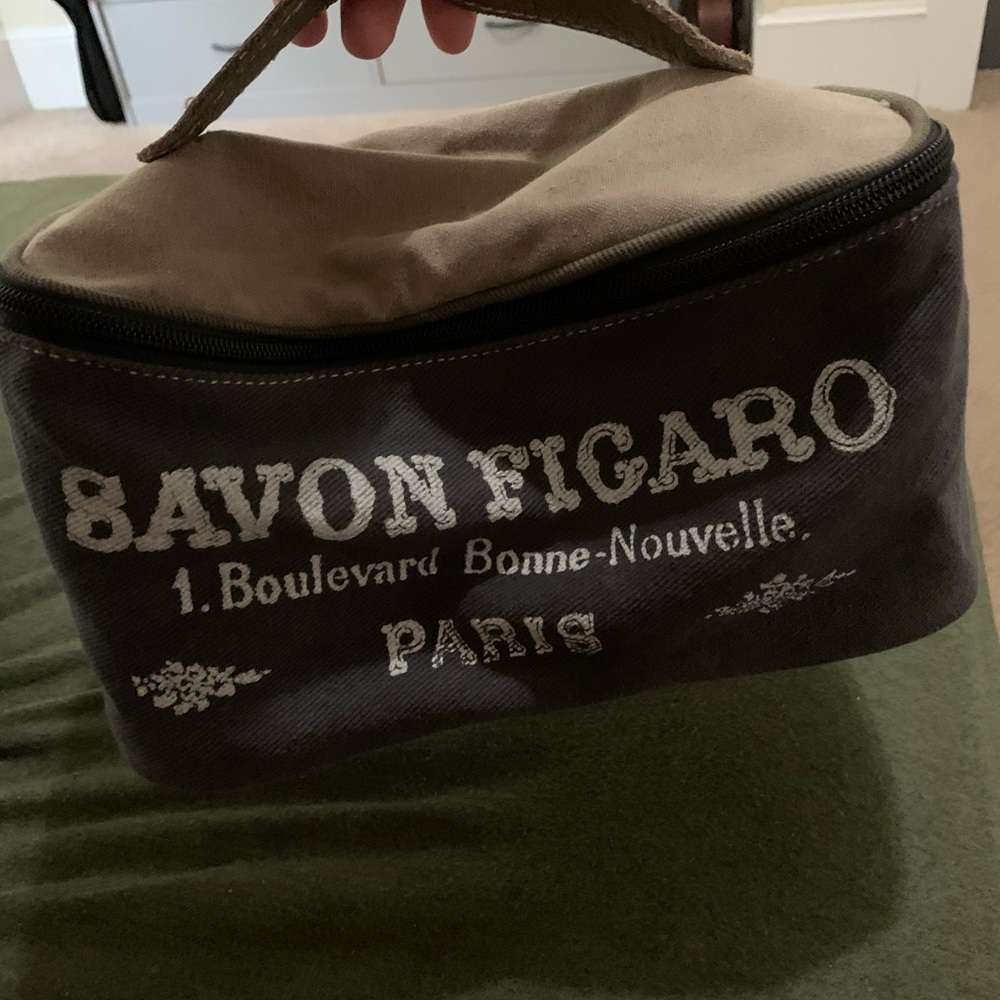 Myra Bag (NWOT) Travel Case/Makeup Bag 🖤